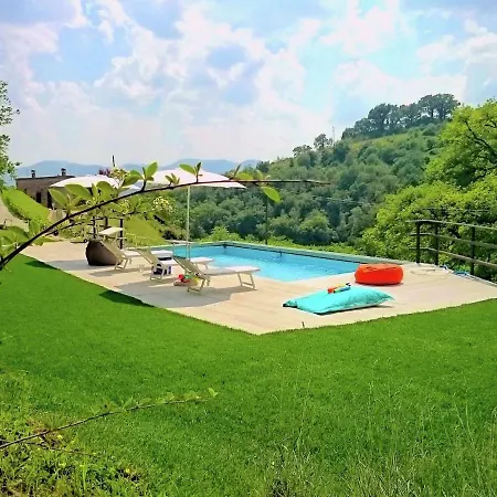 Spacious In With Swimming Pool * 法布里亚诺